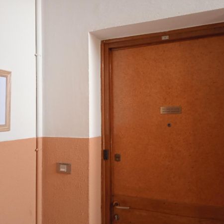 La Casa Di Lucia Appartamento Novara Luaran gambar
